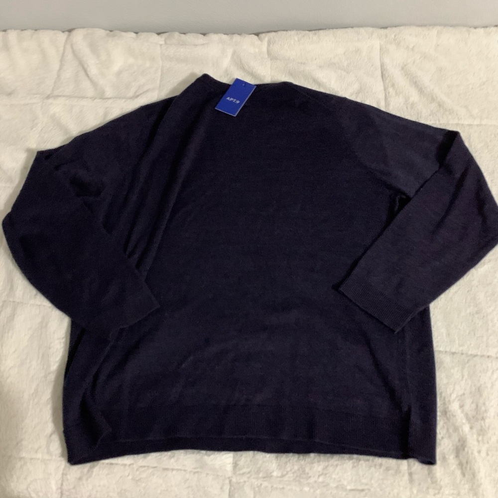 Men’s Sweater - Picture 2 of 8